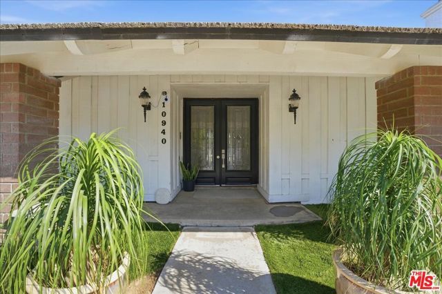 10940 Andora Avenue, Chatsworth (los Angeles), CA 91311