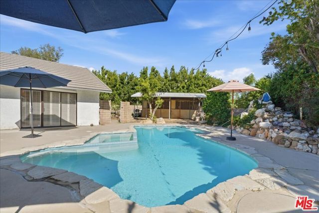 10940 Andora Avenue, Chatsworth (los Angeles), CA 91311