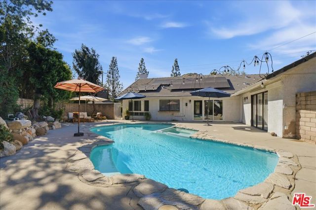 10940 Andora Avenue, Chatsworth (los Angeles), CA 91311