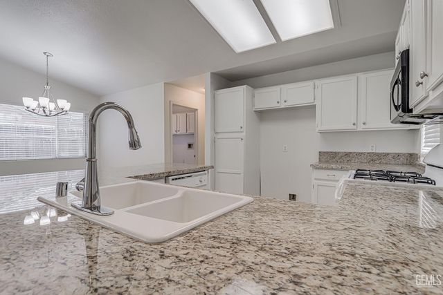 706 Timberleaf Drive, Bakersfield, CA 93312