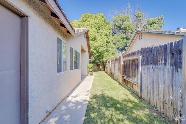 706 Timberleaf Drive, Bakersfield, CA 93312