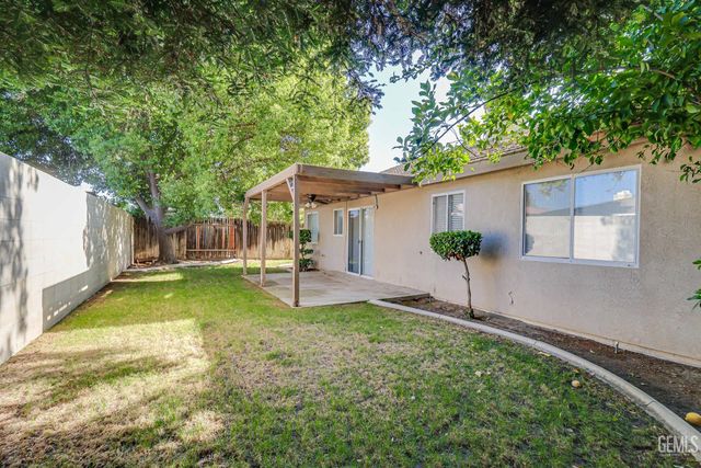 706 Timberleaf Drive, Bakersfield, CA 93312