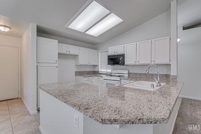 706 Timberleaf Drive, Bakersfield, CA 93312