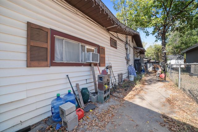 800 Vargas RD, Austin, TX 78741