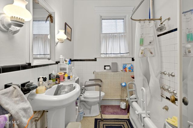 50 Manning Boulevard, Albany, NY 12203