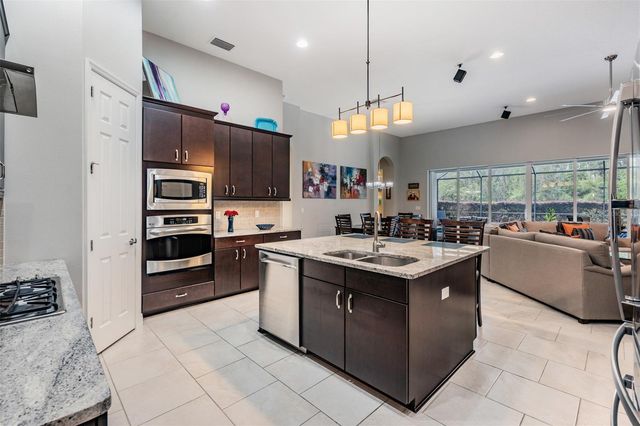 19420 AUTUMN CHASE COURT, Land O Lakes, FL 34638