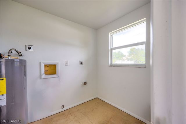 527 109th AVE N, Naples, FL 34108