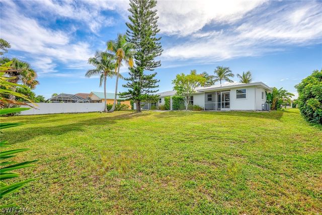 527 109th AVE N, Naples, FL 34108