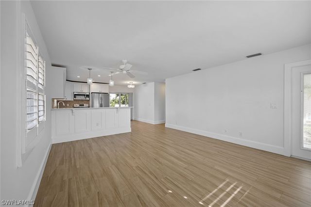 527 109th AVE N, Naples, FL 34108