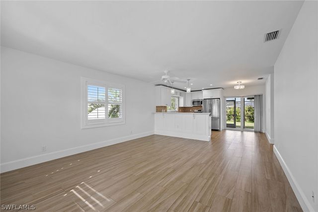 527 109th AVE N, Naples, FL 34108