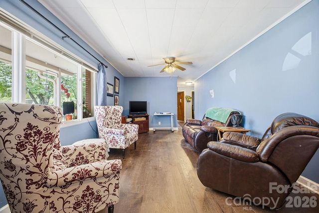 88 Lost Creek Drive, Flat Rock, NC 28731