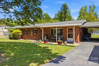 88 Lost Creek Drive, Flat Rock, NC 28731