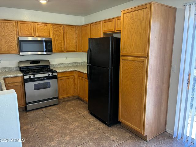 6027 W ENCINAS Lane, Phoenix, AZ 85043