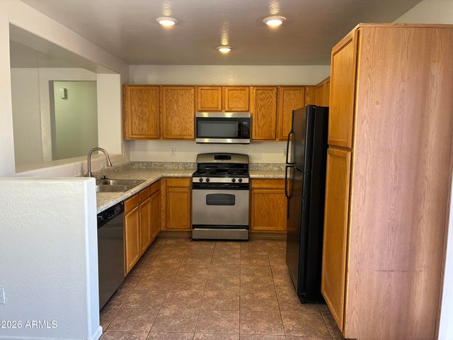 6027 W ENCINAS Lane, Phoenix, AZ 85043