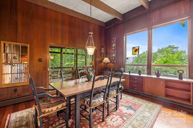21 Rhododendron Road, Black Mountain, NC 28711