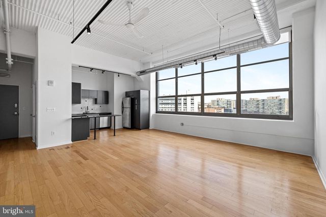 2200 Arch St Unit 901