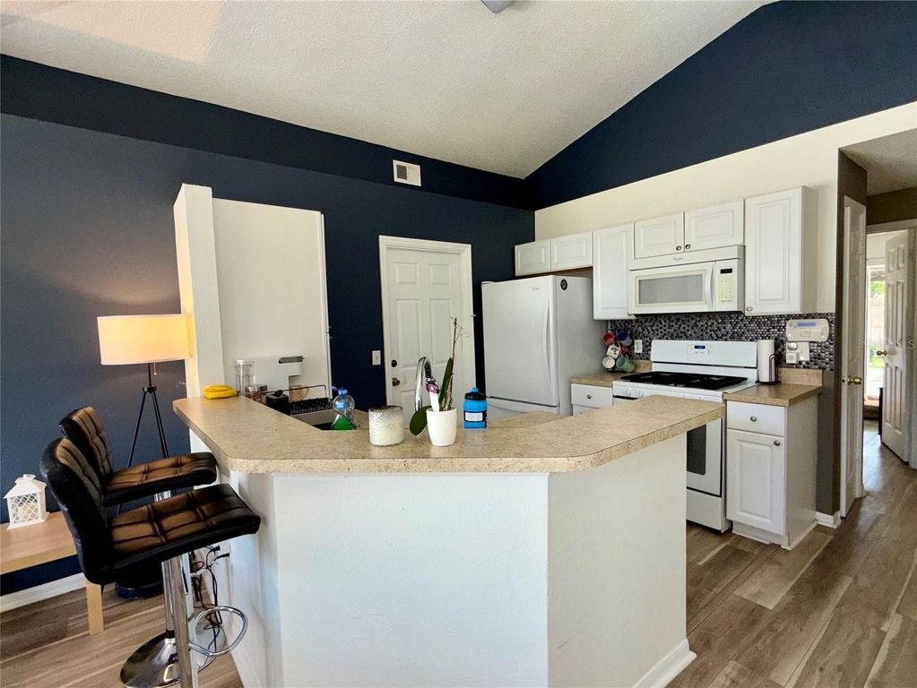 Image 11 of property listing at 6912 LONG NEEDLE COURT, Orlando, FL 32822