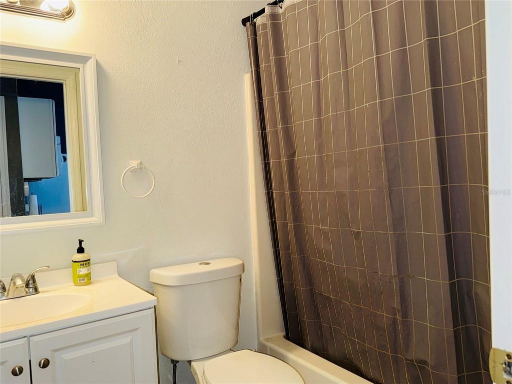 Image 22 of property listing at 6912 LONG NEEDLE COURT, Orlando, FL 32822