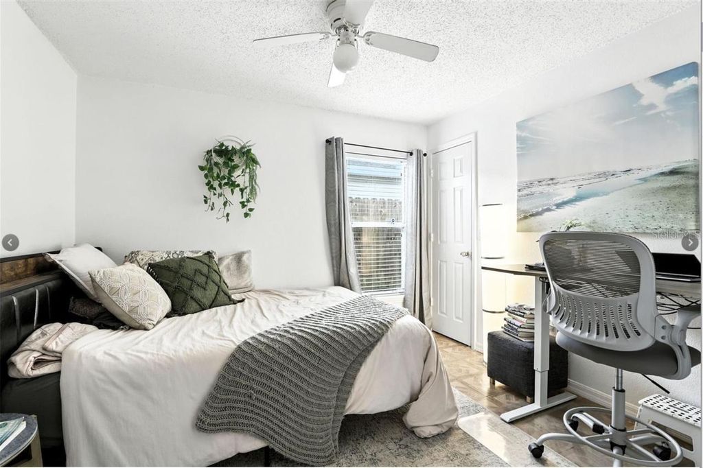 Image 25 of property listing at 6912 LONG NEEDLE COURT, Orlando, FL 32822