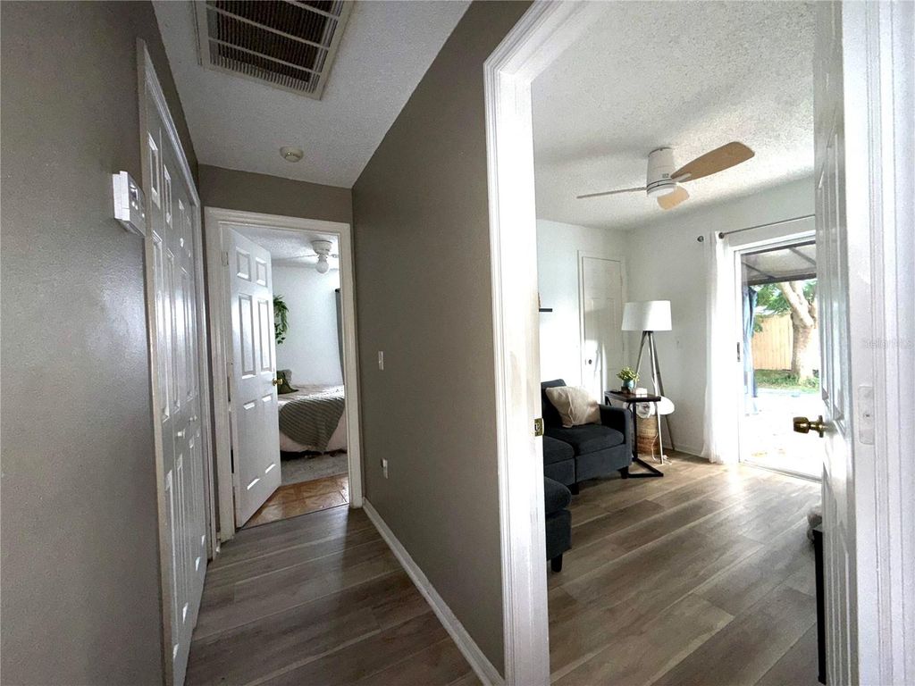 Image 32 of property listing at 6912 LONG NEEDLE COURT, Orlando, FL 32822