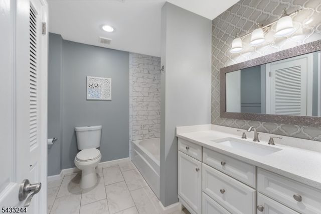 884 Peach Tree Rd, Union Twp., NJ 07083