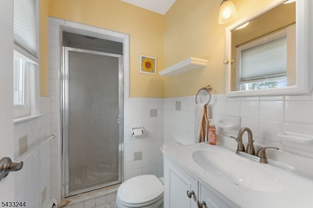 884 Peach Tree Rd, Union Twp., NJ 07083