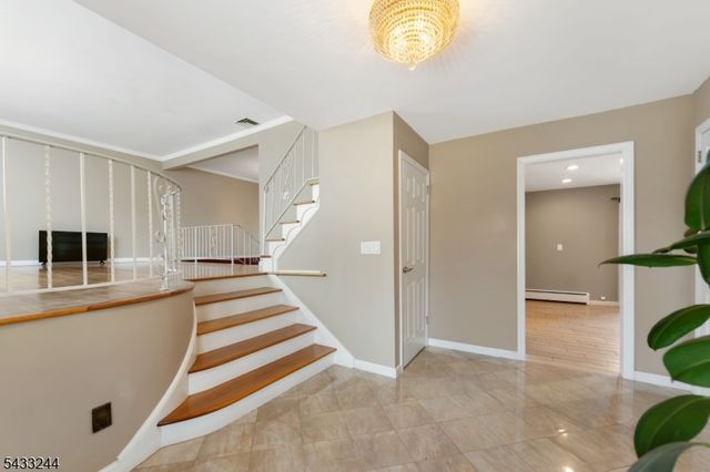884 Peach Tree Rd, Union Twp., NJ 07083