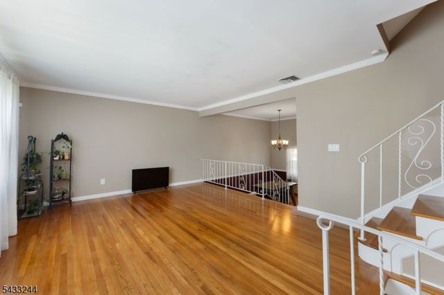 884 Peach Tree Rd, Union Twp., NJ 07083