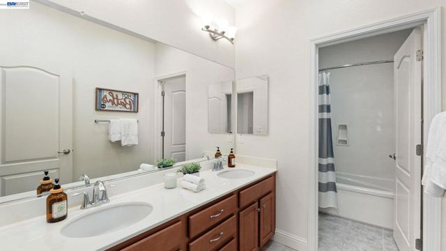 3207 Vittoria Loop, Dublin, CA 94568