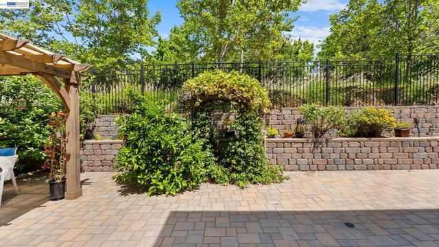 3207 Vittoria Loop, Dublin, CA 94568