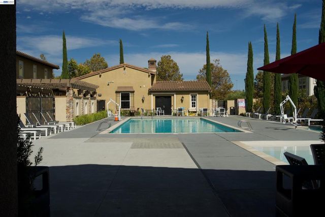 3207 Vittoria Loop, Dublin, CA 94568