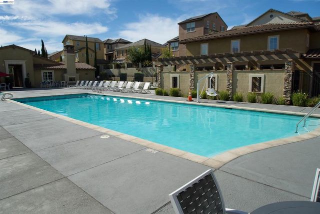 3207 Vittoria Loop, Dublin, CA 94568