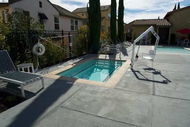 3207 Vittoria Loop, Dublin, CA 94568