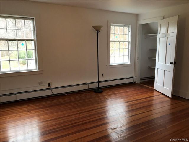 23 Lloyd Harbor Road, Lloyd Harbor, NY 11743