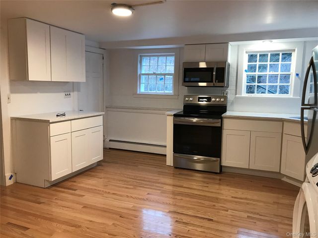 23 Lloyd Harbor Road, Lloyd Harbor, NY 11743