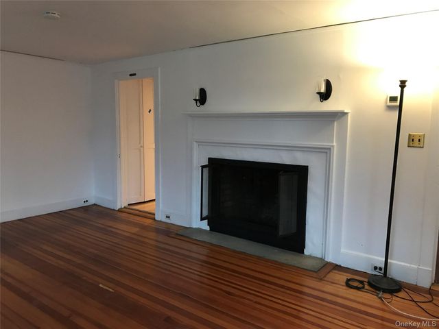 23 Lloyd Harbor Road, Lloyd Harbor, NY 11743