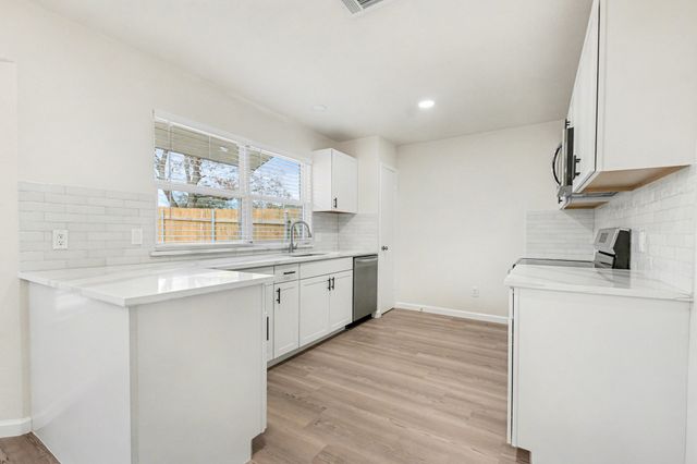 4551 Parkwood Drive, Forest Hill, TX 76140