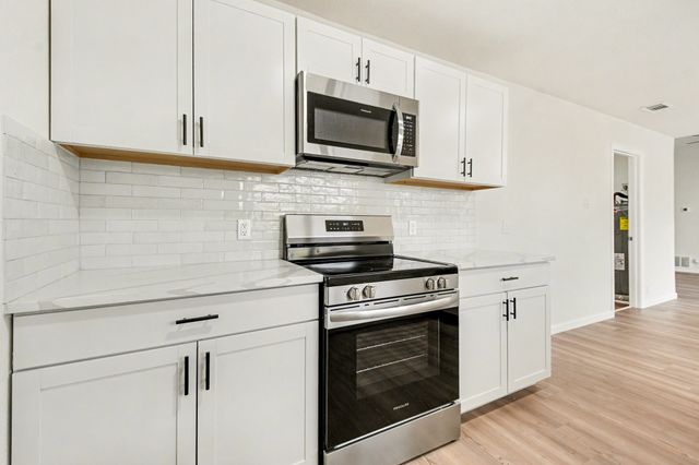 4551 Parkwood Drive, Forest Hill, TX 76140