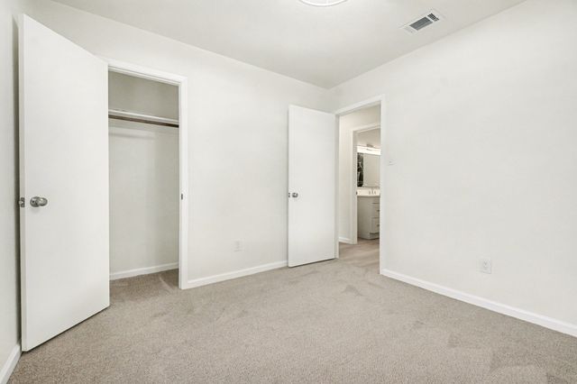 4551 Parkwood Drive, Forest Hill, TX 76140