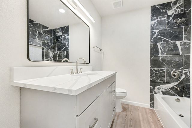 4551 Parkwood Drive, Forest Hill, TX 76140