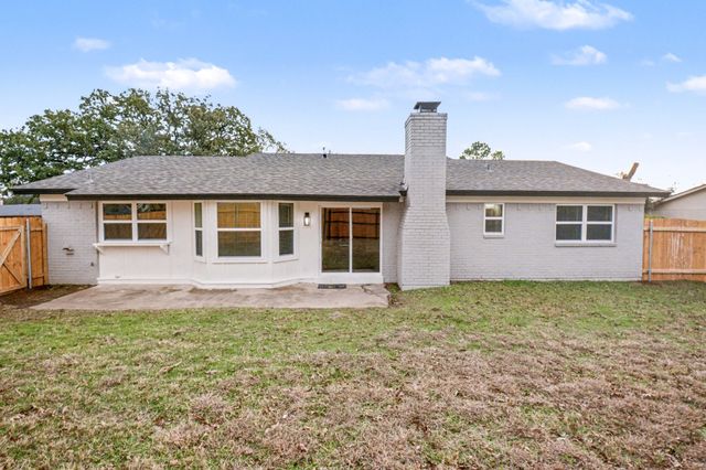 4551 Parkwood Drive, Forest Hill, TX 76140