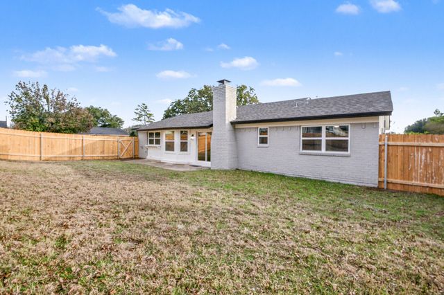 4551 Parkwood Drive, Forest Hill, TX 76140