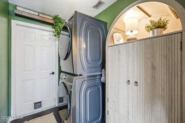 6004 Sawgrass Point Drive, Port Orange, FL 32128