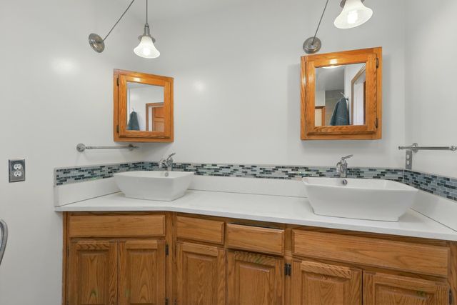 66 Manzano Drive, Los Lunas, NM 87031