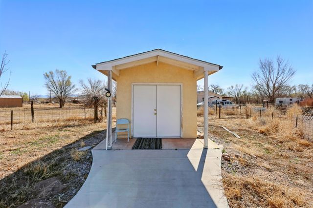 66 Manzano Drive, Los Lunas, NM 87031