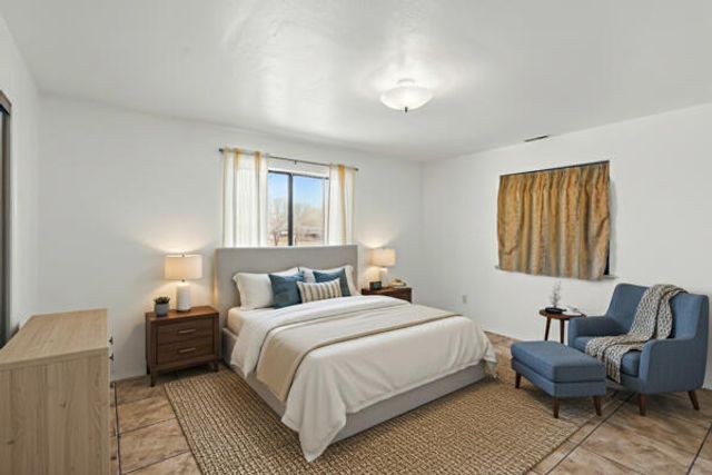 66 Manzano Drive, Los Lunas, NM 87031