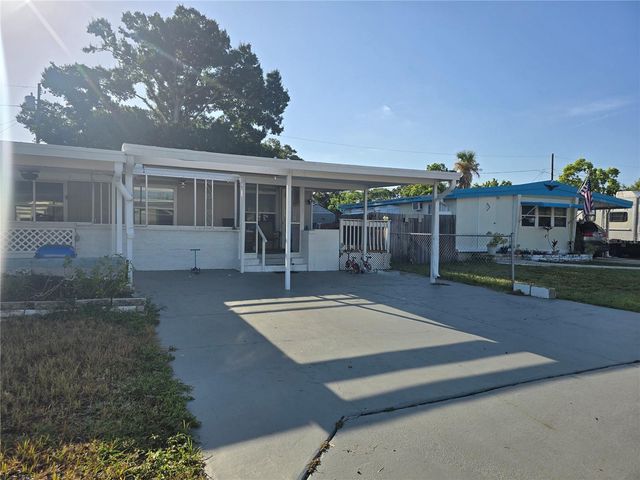 5271 77TH STREET N, St Petersburg, FL 33709