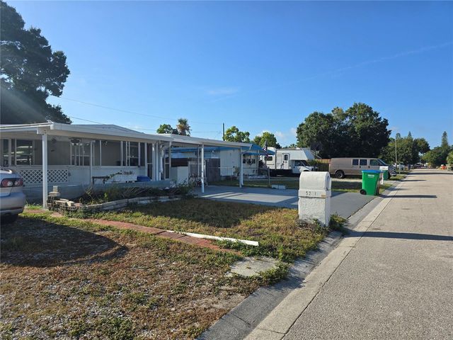 5271 77TH STREET N, St Petersburg, FL 33709