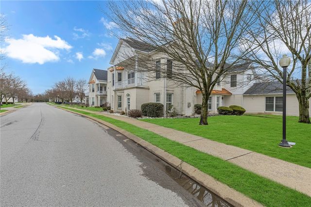 216 Adams Pointe Blvd 8, Adams Twp, PA 16046