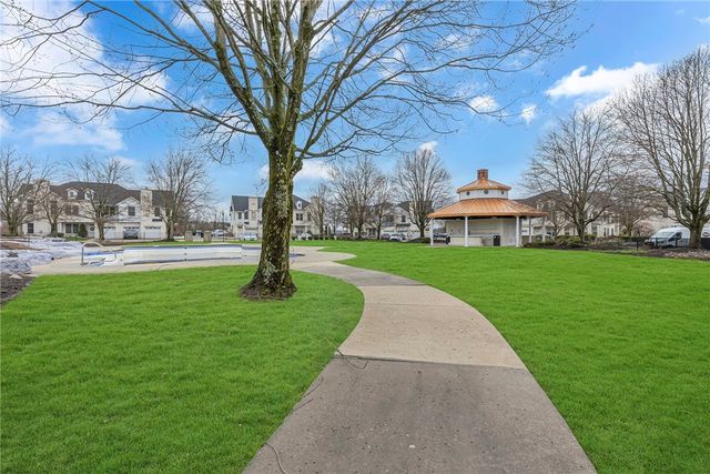 216 Adams Pointe Blvd 8, Adams Twp, PA 16046